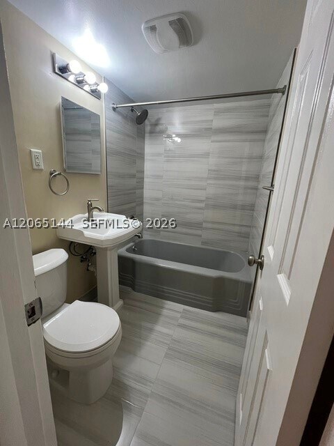 Building Photo - 4500 SW 67th Ave