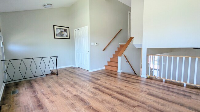 Building Photo - 382 Dover Dr