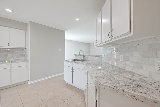 Primary Photo - 5011 Redwing Brook Trail