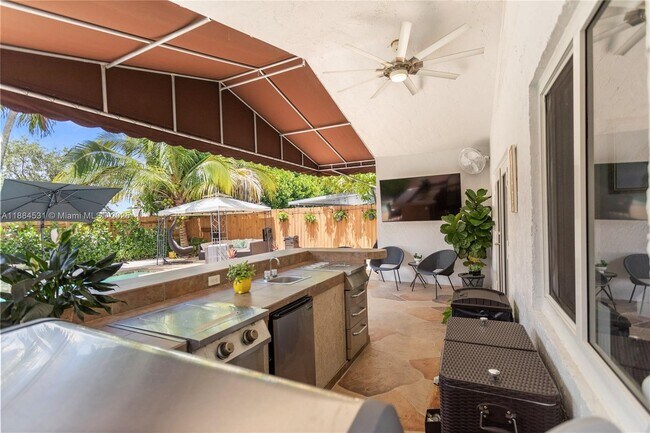 Building Photo - 8740 NW 153rd Terrace