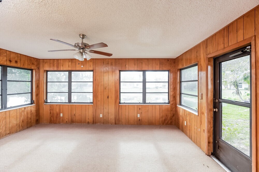 Building Photo - 6205 37th Ave W