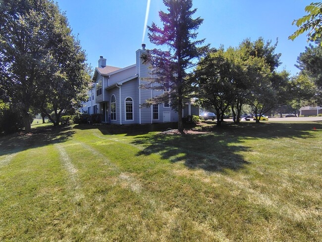 Building Photo - 667 Woodhaven Dr