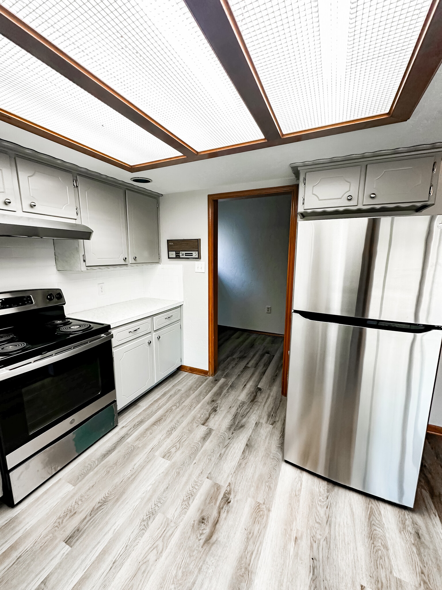 Building Photo - 6910 SW Forest Ave