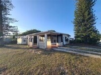 Building Photo - 1511 NE 40th St