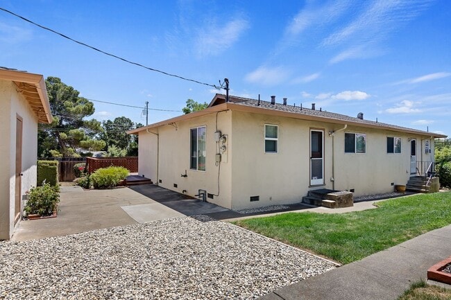 Building Photo - Downtown Benicia Duplex
