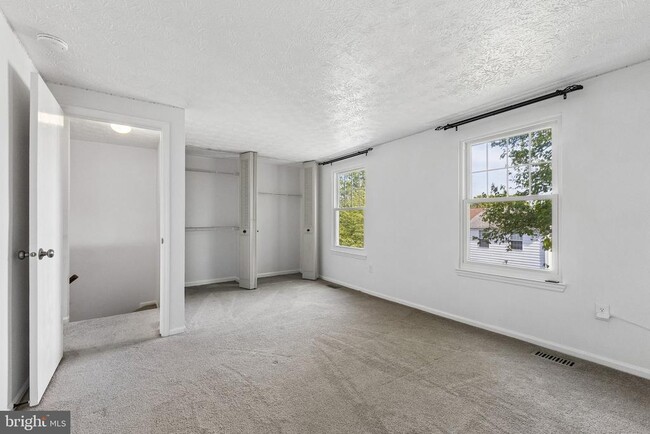 Building Photo - 2711 Neman Ct