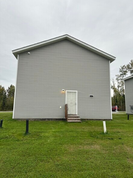 Building Photo - 3764 S Lansing Rd