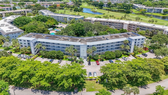 Building Photo - 3002 Portofino Isle