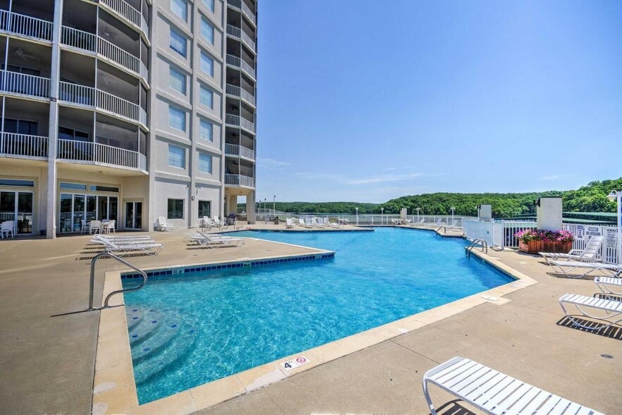 Building Photo - 4800 Eagleview Dr