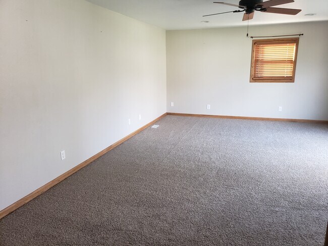 Building Photo - 608 W South St