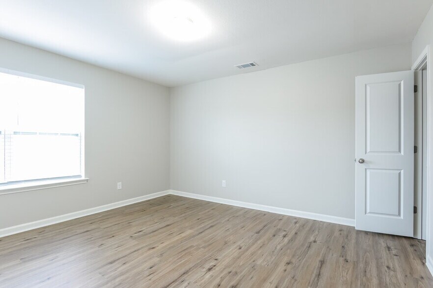 Building Photo - 2613 Cider Ridge Rd
