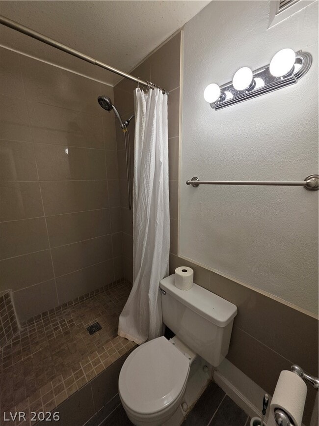 Building Photo - 750 S Royal Crest Cir