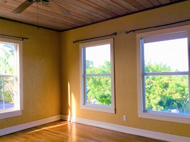 Building Photo - 382 Ellamar Rd