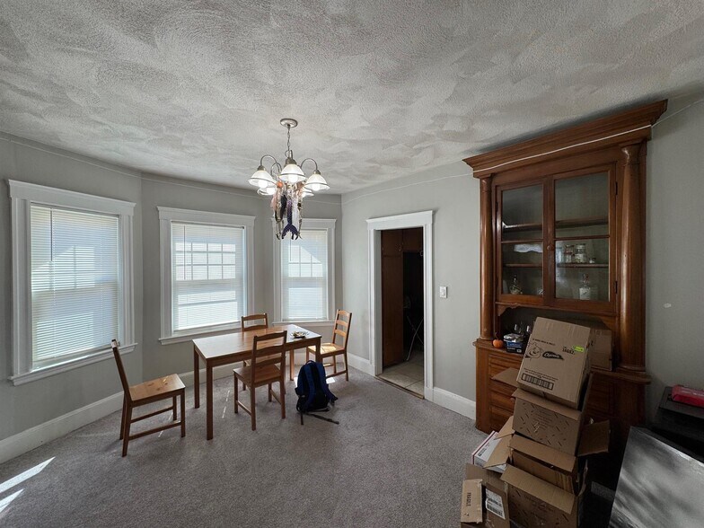 Building Photo - 20 Benton Rd