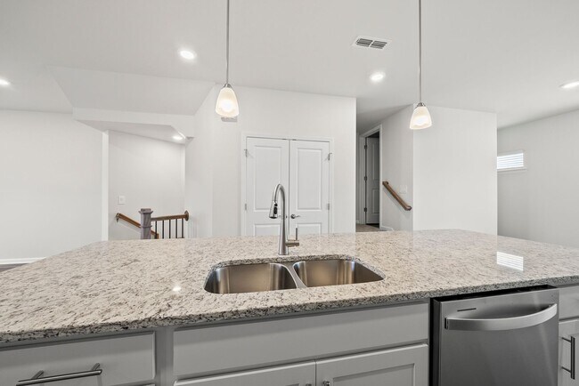 Building Photo - Convenient New Construction Townhome in Durham - Easy commute to RTP, Brier Creek, Airport