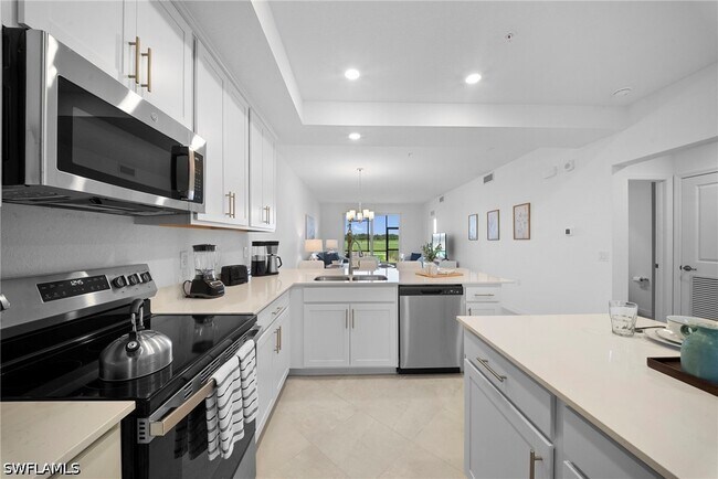 Building Photo - 15285 Grn Acrs Ave