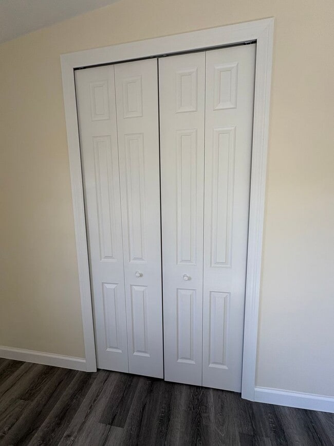 Building Photo - Totally Remodeled Deltona Beauty - CALL SH...