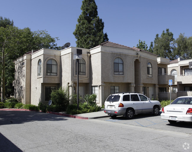 Building Photo - MW Patricia Apartments