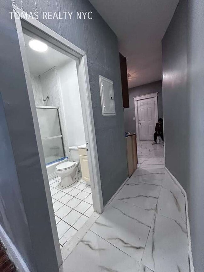 Building Photo - 37 Altonwood Pl