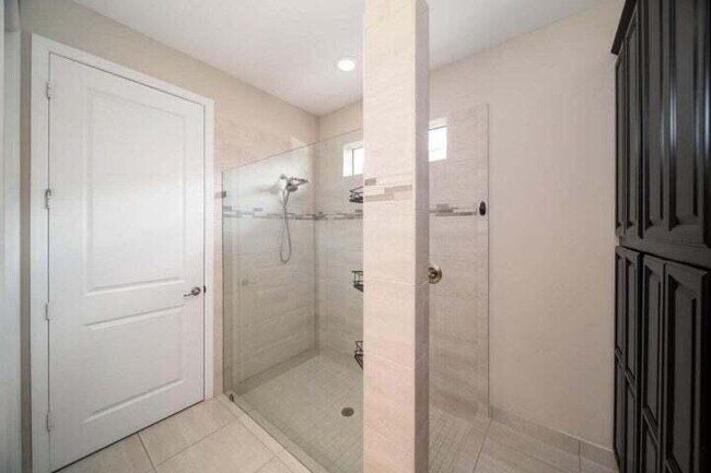 Building Photo - 898 Sweetgrass St