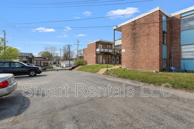 Building Photo - 3100 Arsenal St