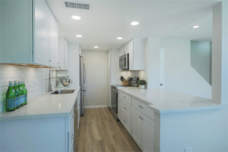 Building Photo - 948 S Alma School Rd