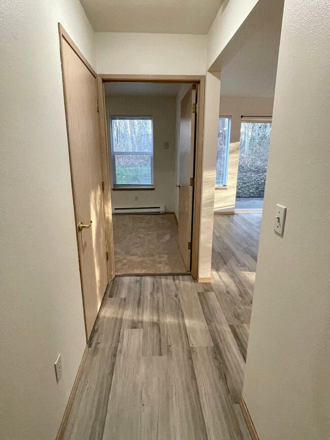 Building Photo - 2 Bed, 1 Bath Apartment in Blaine