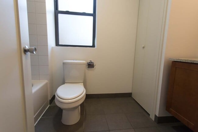 Floorplan - 5234-5244 S. Ingleside Avenue