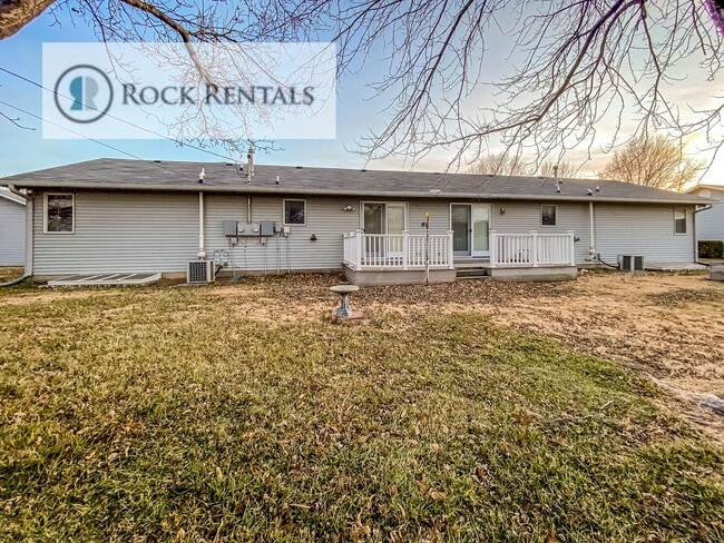 Building Photo - 14 Des Moines Ave