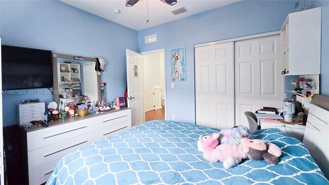 Building Photo - 5109 SW 141st Ave