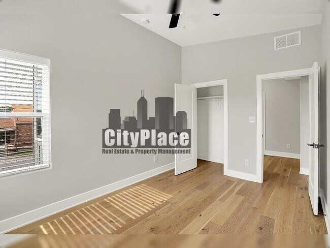 Building Photo - 2008 Yandes St