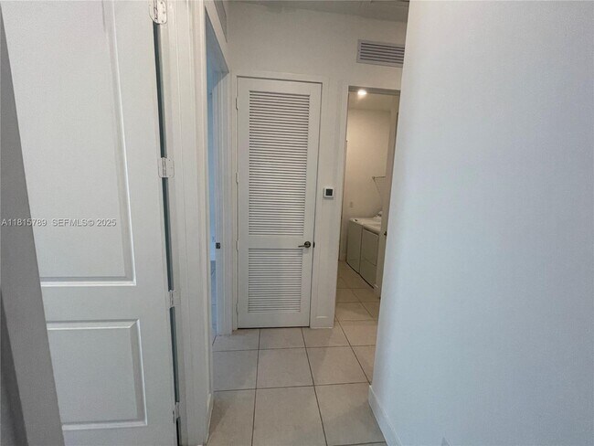 Building Photo - 4506 SW 174th Ave