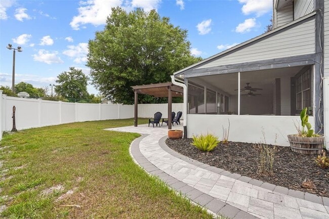 Building Photo - 1328 Landry Cir