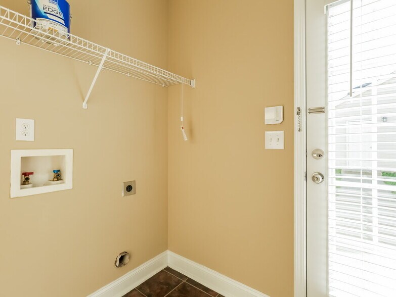 Building Photo - 7436 Alluvial Dr