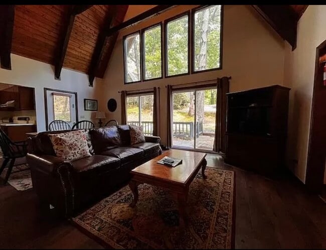 Building Photo - 680 Chalet Village Dr