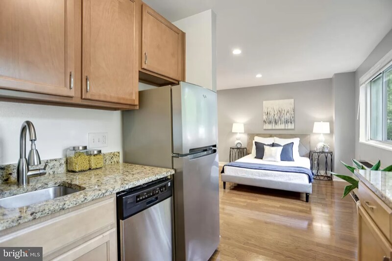 Building Photo - 2710 Macomb St NW