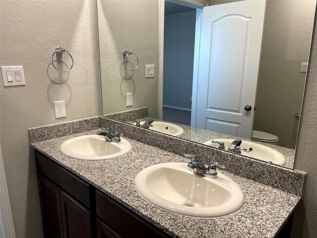 Building Photo - 25436 Northpark Lake Dr