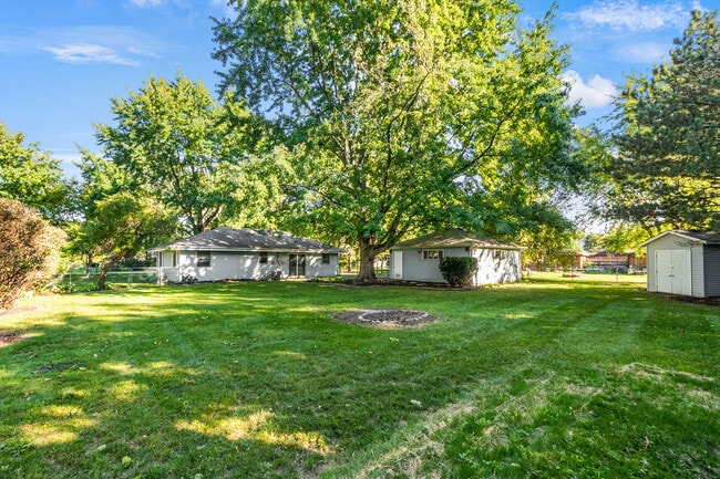 Building Photo - 16340 S McGrath Dr