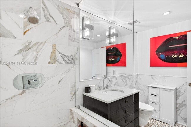 Building Photo - 1900 Sunset Harbour Dr