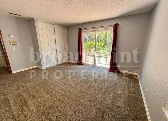 Building Photo - 10326 Oak Ranch Ln