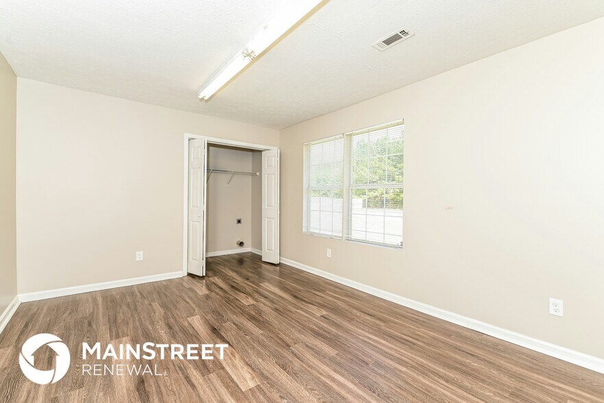 Building Photo - 107 Live Oak Dr