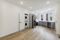 Building Photo - 1533 N Sydenham St