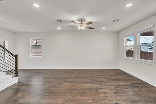 Building Photo - 15607 Ellinger Dr