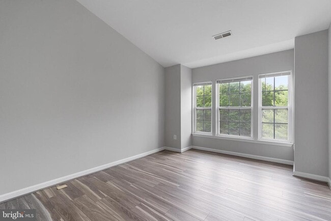 Building Photo - 7041 Water Oak Rd