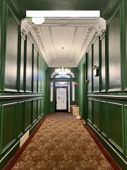 Building Lobby - 1035 Spruce St
