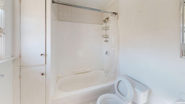 Building Photo - 187 Billings St