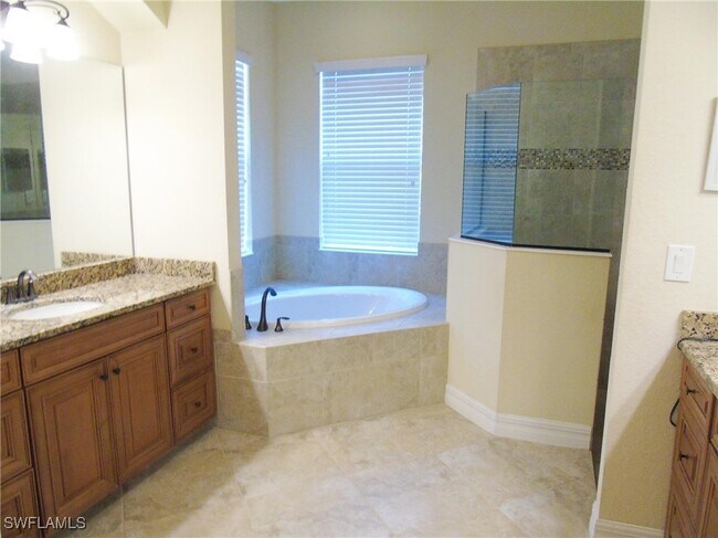 Building Photo - 11006 Longwing Dr