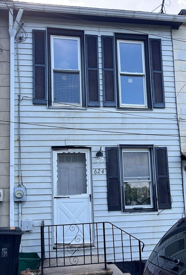 Building Photo - Cozy 3 bedroom 1 bath house