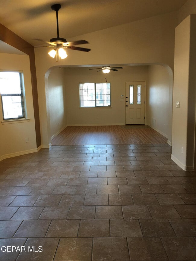 Building Photo - 14345 Apache Point Dr