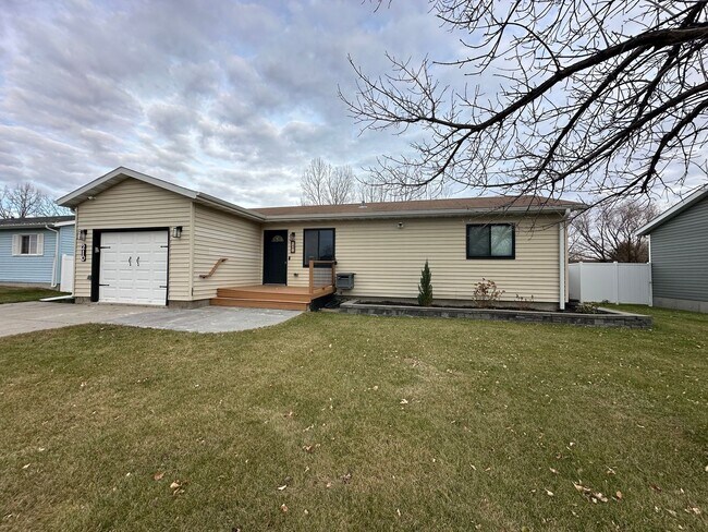 Building Photo - 2 Months Free on an 13-Month Lease with a $300 Gift Card- 4 Bedroom Home with Fully Fenced-In Lar...